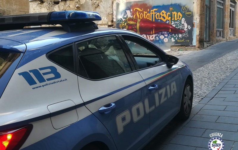 Un român a furat mașina unui conațional, apoi i-a cerut răscumpărare, în Italia. Cum a fost prins tâlharul