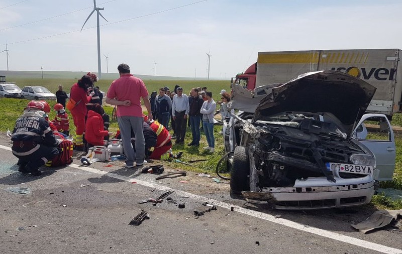Accident cu 5 victime la ieșirea din Dorobanțu spre Hârșova, în județul Constanța. Două femei sunt în stare critică