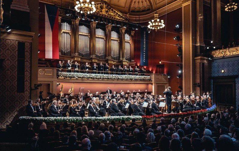 Programul Festivalului George Enescu 2025, vineri, 12 septembrie: ASMF cu Jan Lisiecki la Ateneu, Royal Philharmonic cu Vasily Petrenko la Sala Palatului și o noapte „Between Worlds” cu Avi Avital