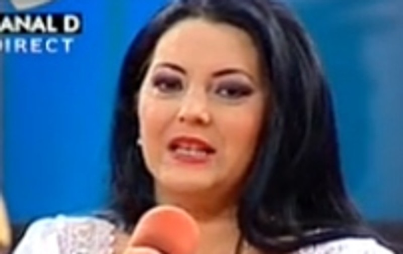Cântăreaţa Angela Rusu şi-a luat maşini de 76.000 de euro