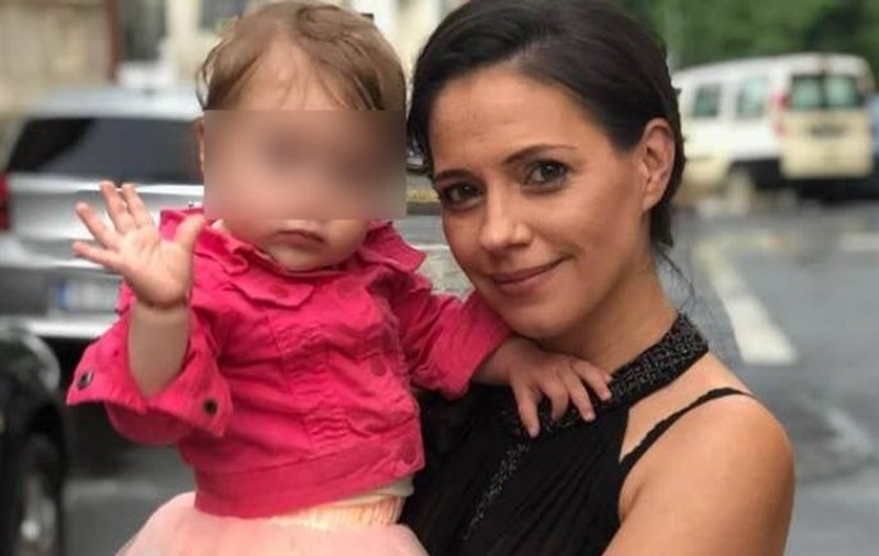 Acuzații la adresa unei angajate ANAF. A agresat o mamă care alăpta și i-a suflat fum de țigară în față copilului