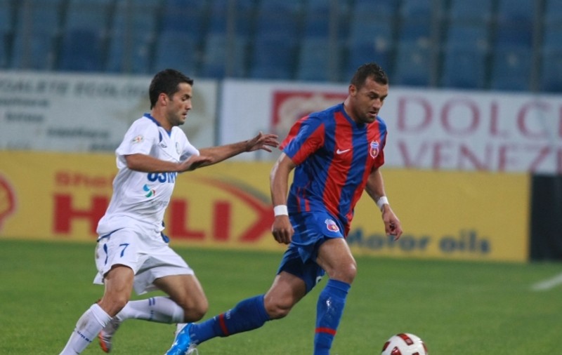 Fotbalistul Cosmin Băcilă de la Pandurii Târgu Jiu are dublă fractură de tibie şi peroneu