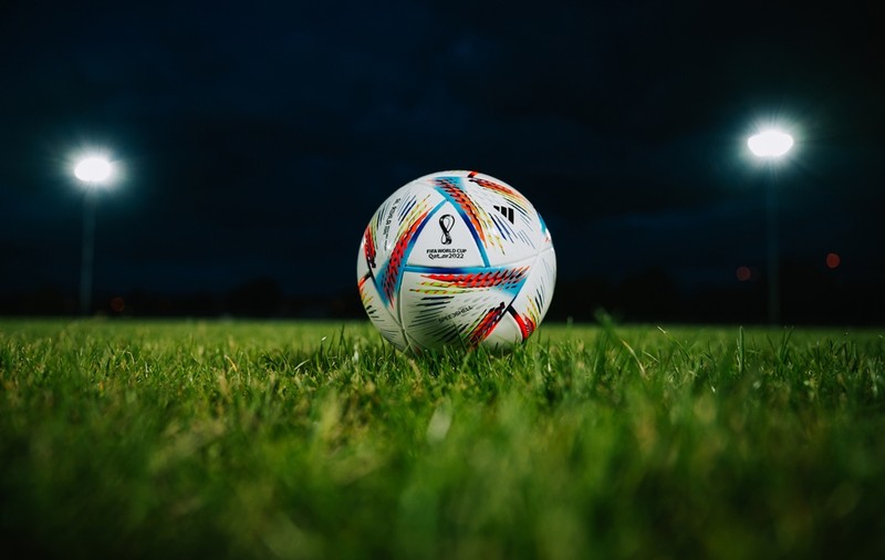 Știința din spatele mingii de la Campionatul Mondial din Qatar. O echipă de profesori din Japonia le testează înainte de competiție
