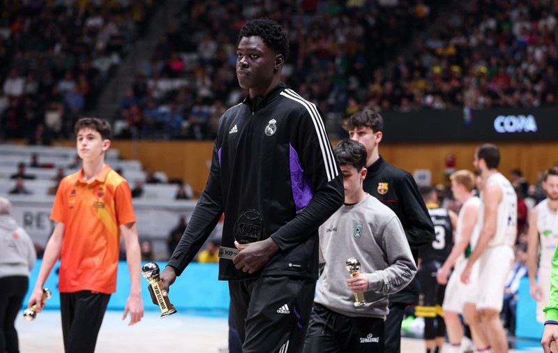 Baschetbalistul Mahamadou Landoure, de la Real Madrid, are 2,11 metri la 13 ani și a marcat 56 de puncte în finala Cupei Spaniei la juniori