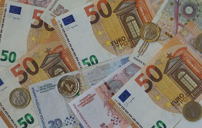 Economiștii BCR și ING, scenarii apocaliptice pentru toamnă: inflație record, un leu mai slab, energie mai scumpă cu 30%, dobânzi mai mari