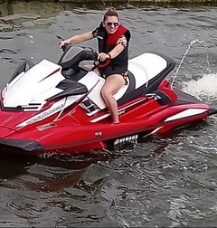 Simona Halep deține cel mai rapid Jet-Ski de pe Lacul Snagov
