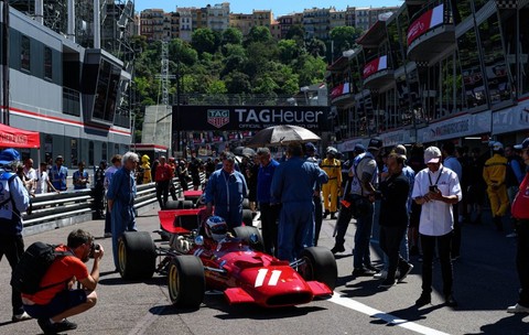 Un pilot a distrus un Ferrari din 1969 după un accident spectaculos pe circuitul din Monaco