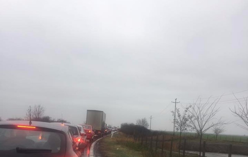 Cozi la ieșirea din țară! Românii s-au înghesuit să părăsească România în minivacanța de 1 Decembrie