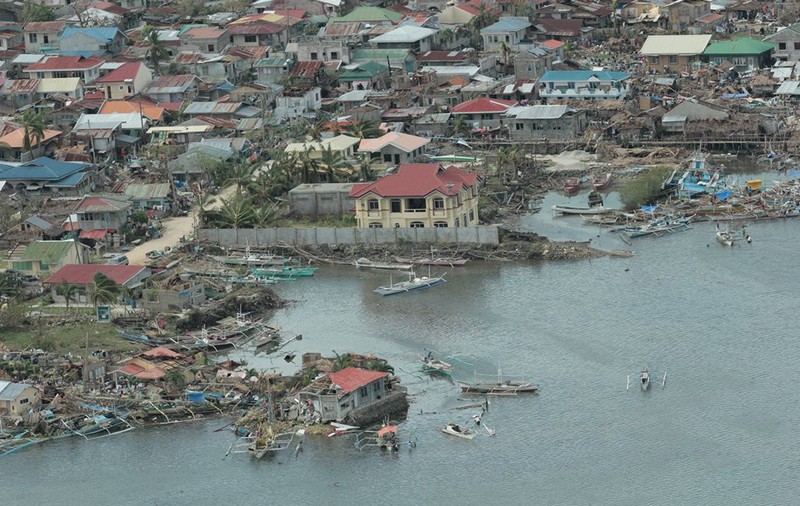Cele mai uimitoare IMAGINI din Filipine, după trecerea taifunului Haiyan | FOTO