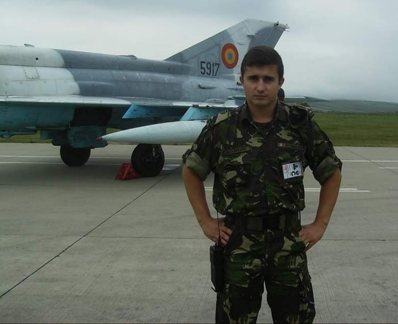 Alexandru Gheorghe, pe vremea când era locotenent la unitatea militară din Câmpia Turzii