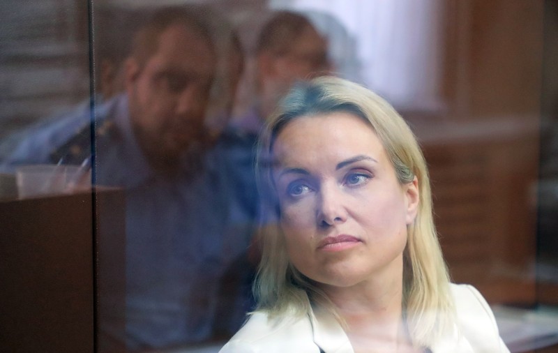 Jurnalista Marina Ovsiannikova a fugit din Rusia și se află în Europa, anunță presa rusă de stat