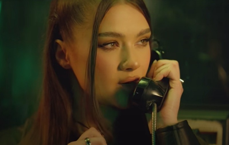 Cine e Misha Miller, cântăreața care domină topurile din România cu melodia „BAM BAM”