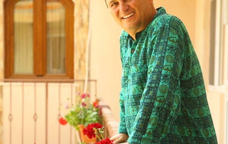 POVESTE INCREDIBILĂ de dragoste, între NEA MĂRIN şi SOŢIA LUI: "Am vrut să o CUPLEZ CU ALTUL"