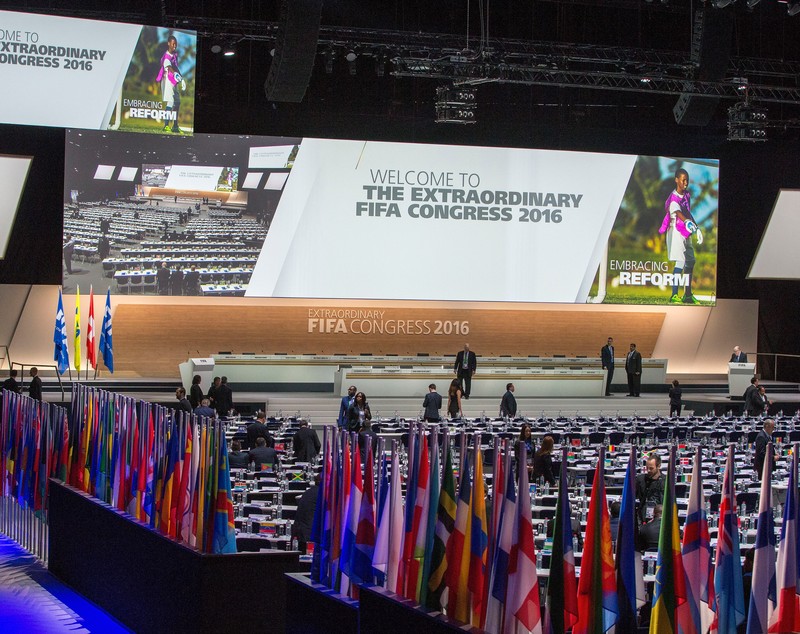 Elvețianul Gianni Infantino este noul șef al FIFA până în 2019. Bosul FRF, Răzvan Burleanu, l-a votat cu două mâini. Lupta s-a decis în turul doi. Primele declarații ale președintelul forului fotbalistic mondial / VIDEO&FOTO