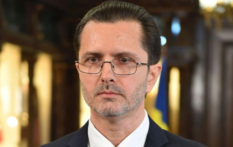 Reacţia lui Vasile Bănescu după ce ÎPS Teodosie a spus că fumătorii nu pot bea agheasmă: „Nebunia idolatrizării ignoranţei teologice”