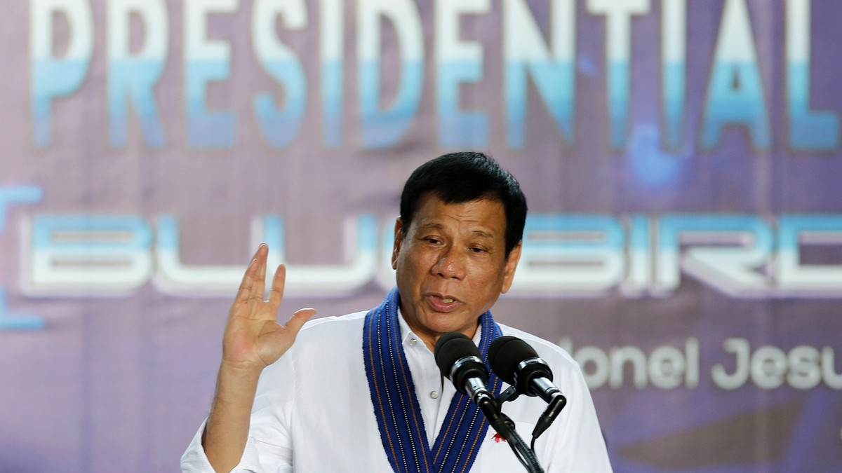 Rodrigu Duterte ține un discurs