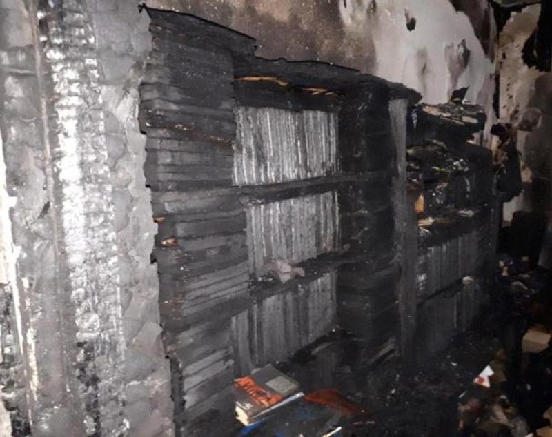 Imaginile groazei din apartamentul mistuit de foc în Piatra-Neamț. Detaliul ironic descoperit de o mătușă