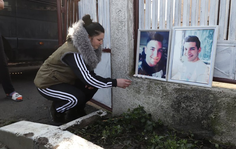 Cine este românul de 23 de ani ucis în atentatul de la Hanau. S-a mutat în Germania să-și trateze mama bolnavă