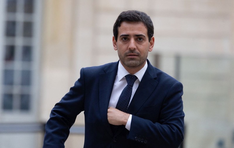 Stéphane Séjourné, înlocuitorul lui Cioloș la șefia Renew și fost partener de viață al premierului Attal, devine cel mai tânăr ministru de externe al Franței