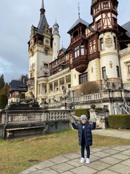 Fiul, Cristiano, a început să învețe despre istoria României și părinții l-au dus la Castelul Peleș de la Sinaia