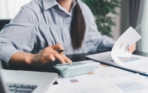 Ce taxe vor plăti în plus firmele din România de la 1 ianuarie 2026, când va intra în vigoare pachetul 2 de măsuri fiscale