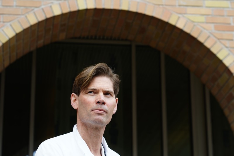 Profesorul Pal Andre Holme vrea să înțeleagă de ce doar câteva persoane din 121.000 de norvegieni vaccinați cu Astra Zeneca au dezvoltat tromboze | Foto: Hepta