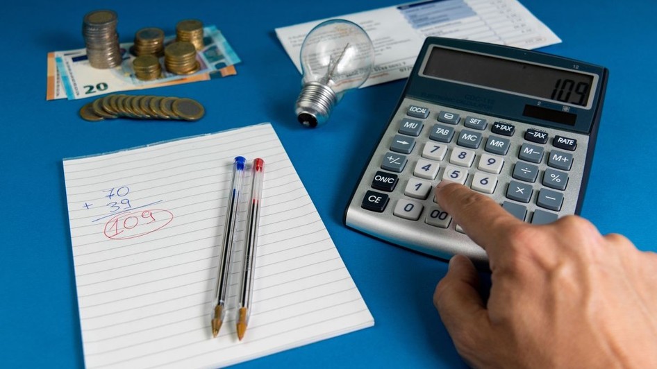 Facturi la electricitate. Poză cu caracter ilustrativ. Foto: Shutterstock