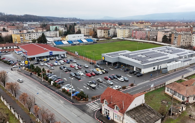 Câți bani cheltuiesc românii când merg la cumpărături în mall sau în parcurile de retail: „Comportamentul de consum a devenit mai selectiv” | EXCLUSIV
