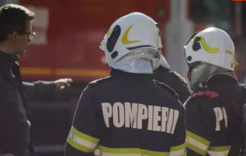 Un om din București, găsit mort în casă, alături de câinele lui. O explozie urmată de incendiu le-a cuprins locuința din sectorul 6