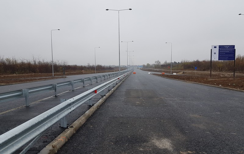 VIDEO/ Drumul de legătură cu autostrada A3 nu se deschide nici pe 1 decembrie, pentru că nu sunt montate panourile de antifonare. Ministrul Transporturilor: "Au fost probleme de lene"