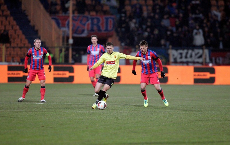 Au semnat Chitoșcă și Ștefănescu. Vine și  Popadiuc. Steaua s-a orientat și spre un ”pandur”