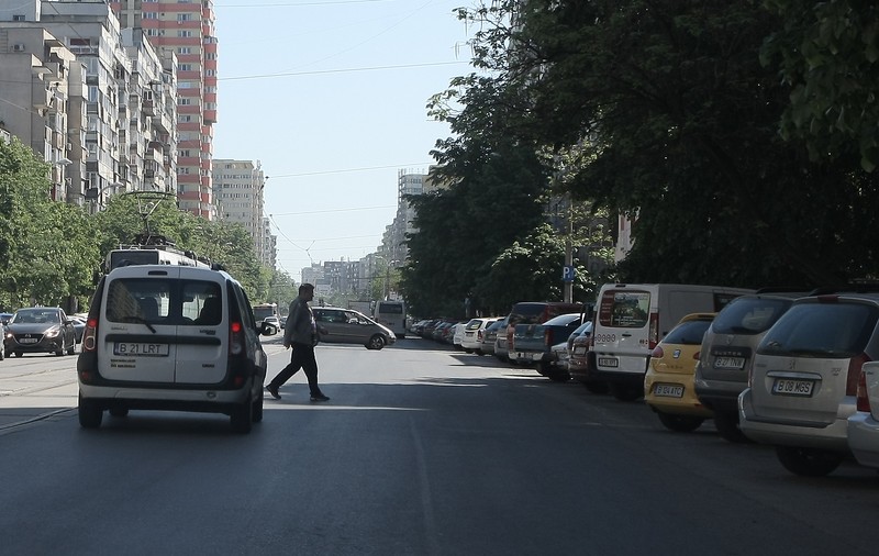 EXCLUSIV / S-au ”sinucis” traversând aiurea. Numai anul acesta, în București, zeci de pietoni au ajuns sub roțile mașinilor