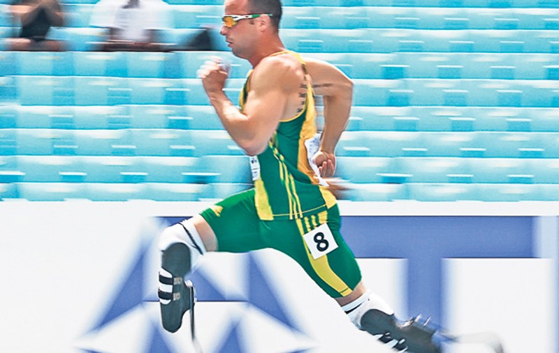 Oscar Pistorius, atletul fără picioare, are proteze de 25.000 $!