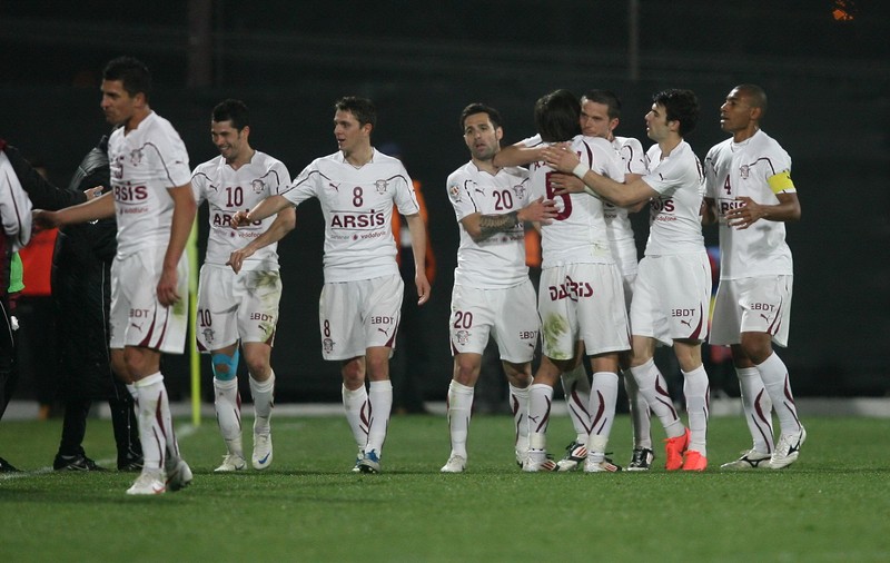 Rapid a dezintegrat liderul CFR Cluj, antrenorul portughez Jorge Costa ar putea fi demis!