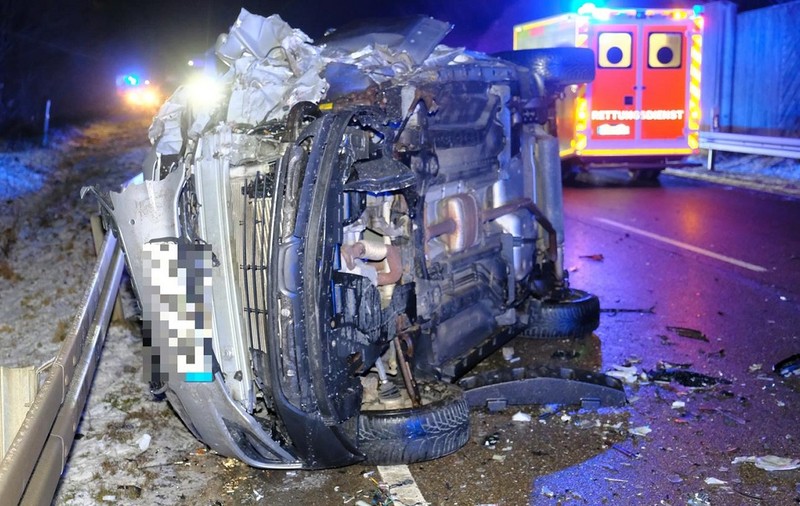 „Căutăm șoferul de camion care l-a liniştit pe soțul meu”. Un cuplu încearcă să găsească un șofer de TIR, după un accident în Germania