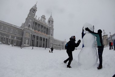 Imagine din Madridul acoperit de zăpadă | Foto: EPA