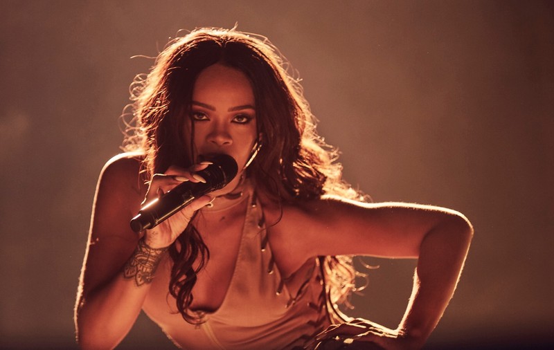 EXCLUSIV/ Meniul complet, direct de la Rihanna. Ce mănâncă de arată așa bine!