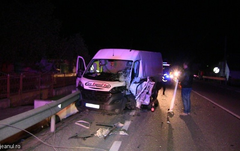 Accident violent în județul Bistrița-Năsăud. O fetiță de cinci ani, printre cele trei victime în urma impactului