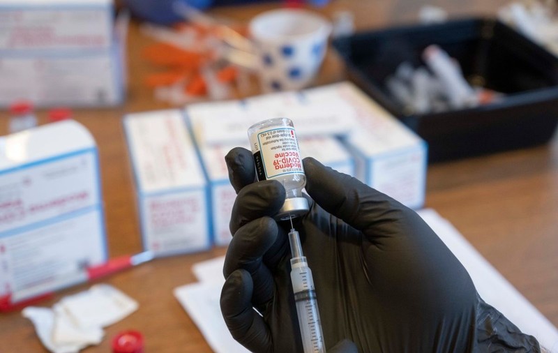 De la 1 februarie începe administrarea vaccinului Moderna, cu rapel la 28 de zile. Cum va fi făcută reprogramarea persoanelor din etapa a II-a