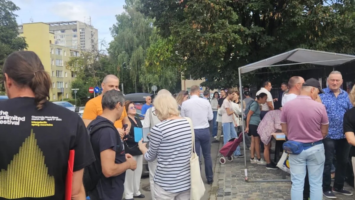 Locuitorii din zonă nu doresc blocuri de 10 etaje în cartier. Foto Brsovenii.o