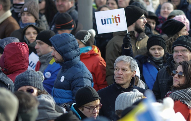 Câteva sute de demisii din USR în trei zile, după retragerea lui Cioloș din funcția de președinte. „Nu am avut niciodată așa ceva”