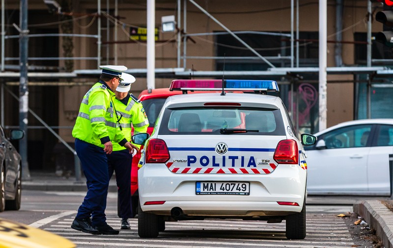 Doi șefi de poliție din Galați, trimişi în judecată pentru falsificarea unor rapoarte privind orele suplimentare făcute de poliţişti