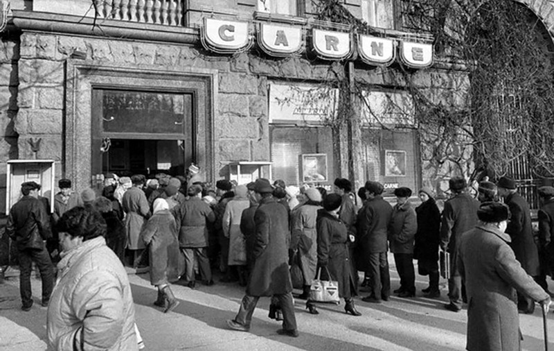 Rapoarte CIA despre falimentul economiei românești, desecretizate. Cum vedeau americanii criza datoriilor din România, din anii ’80