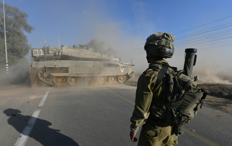 Armata israeliană a terminat pregătirile pentru o "operațiune terestră semnificativă" în Gaza, care să includă un "atac din aer, de pe mare și de pe uscat"