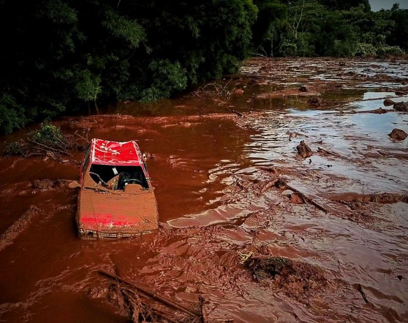 Cinci persoane au fost arestate în Brazilia, după tragedia provocată de ruperea unui baraj minier