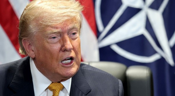 Donald Trump a acuzat faptul că participarea SUA în NATO a fost tratată istoric ca „o stradă cu sens unic”. Foto: Getty Images
