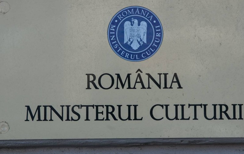 Salariile din zona Culturii, sub semnul întrebării pentru noiembrie și decembrie. Ministrul ar pune presiune pe angajați să intre în concedii fără plată
