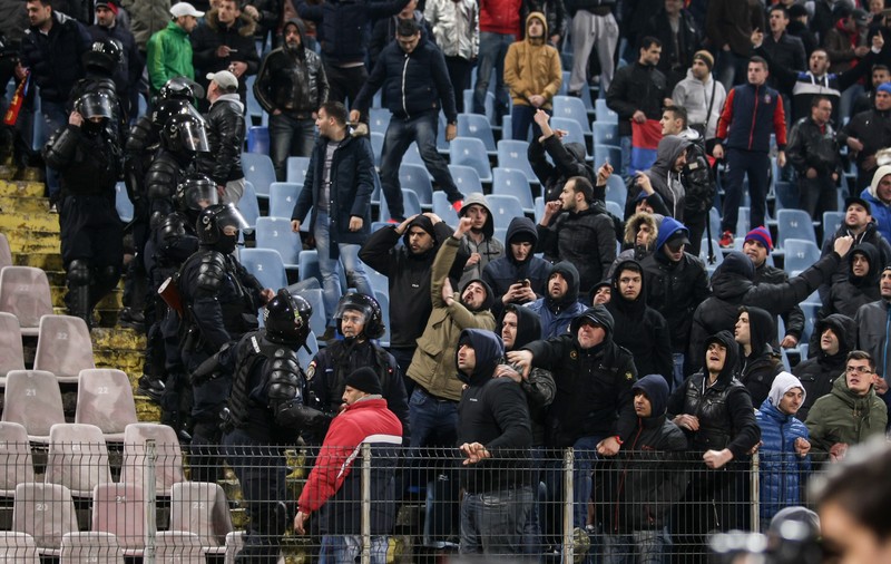 Steaua și Rapid, amendate după primele incidente de la începerea returului