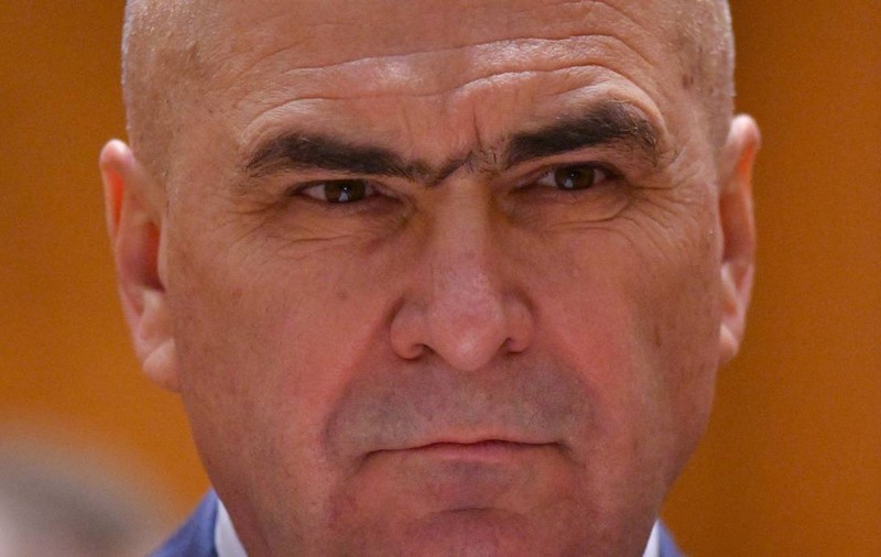 Trei moțiuni simple împotriva Guvernului Bolojan, dezbătute și votate luni în Senat: Educația, Apărarea și acordul UE-Mercosur