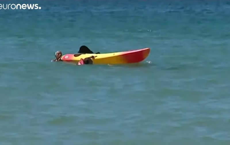 VIDEO | Președintele Portugaliei, considerat erou după ce a salvat două femei de la înec